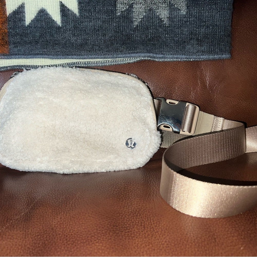 Lulu belt bag